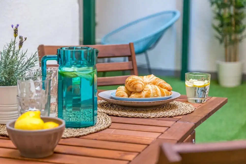 Baixa 3 Bedrooms Apartment with Patio By TimeCooler