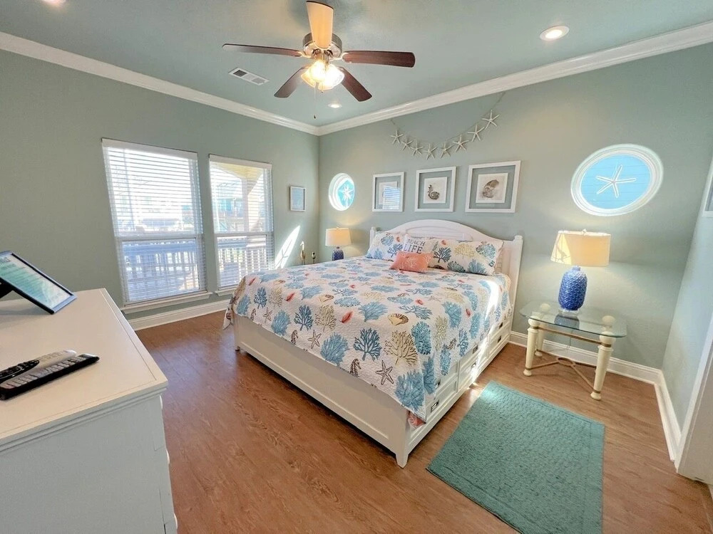 Hooked On A Feeling 3 Bedroom Home by RedAwning