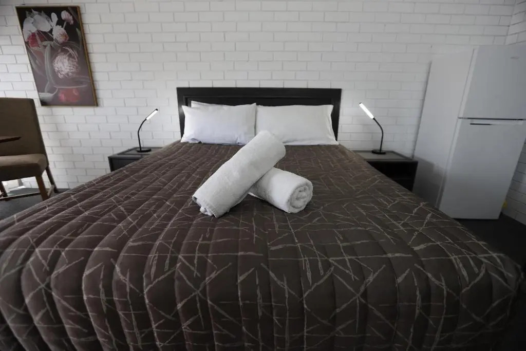 The Town House Motor Inn