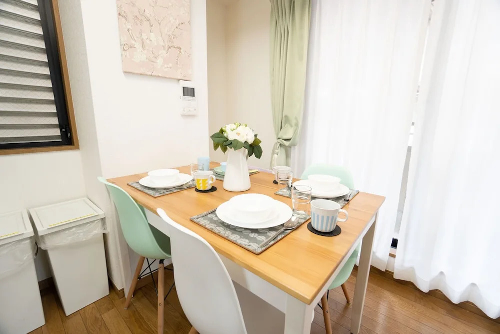 Elles Shirokane Guest house