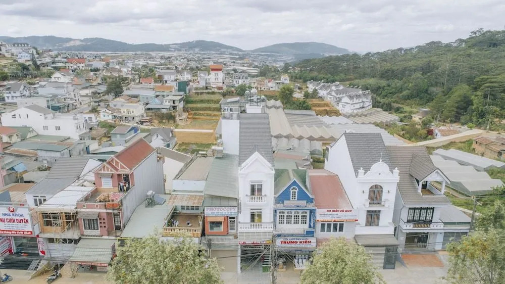 Thuat Khuyen Hotel