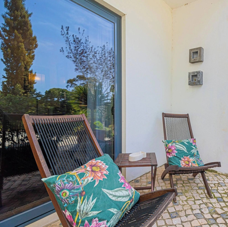 Retreat in Sesimbra with Stunning Views