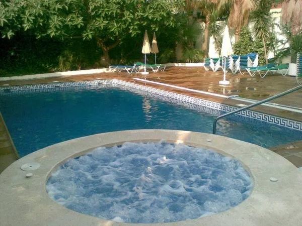 Eco Avenida Hotel & Parking