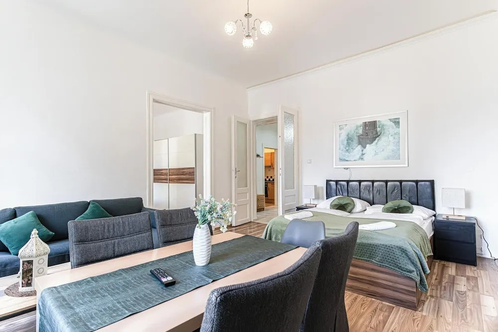 Modern Stay in the Heart of the City