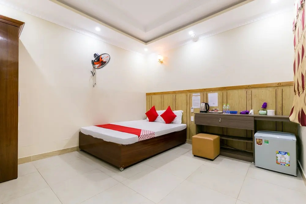 OYO 393 Xuan Thuy Hotel