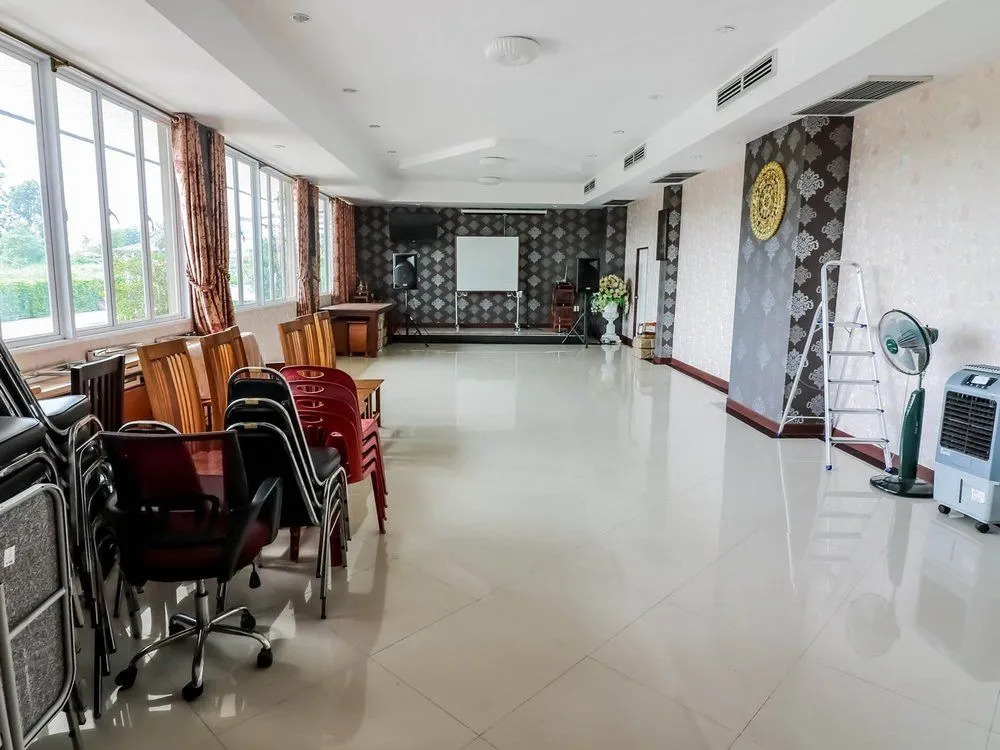 Karnmanee Place Hotel