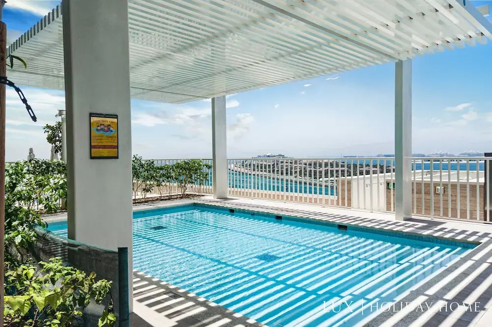 LUX  The Luxury Sunspot Beach Suite