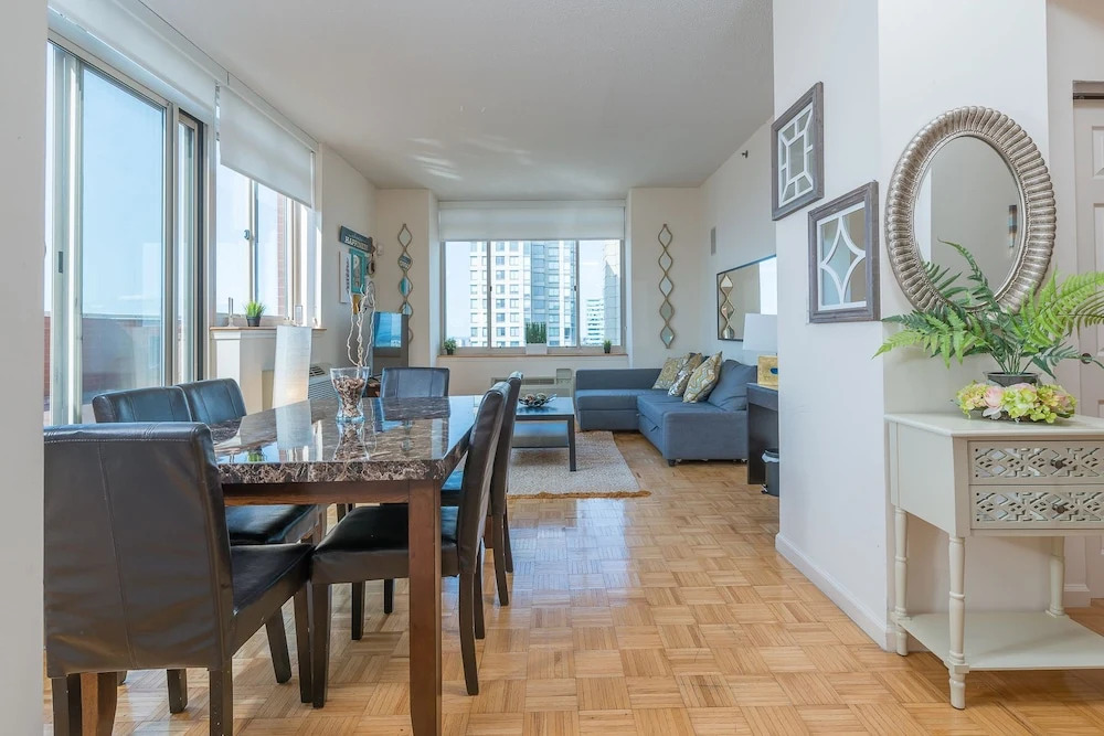 HomeAway Luxury Apartments at Newport