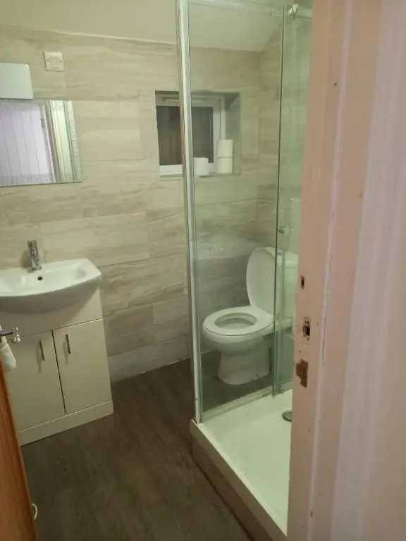 Modern Apartment with Roof Garden Close to City Centre