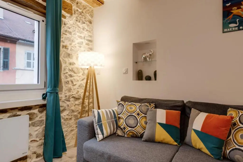 Le Paquier 9 The charm in the heart of the Old Town 150m from the Lake