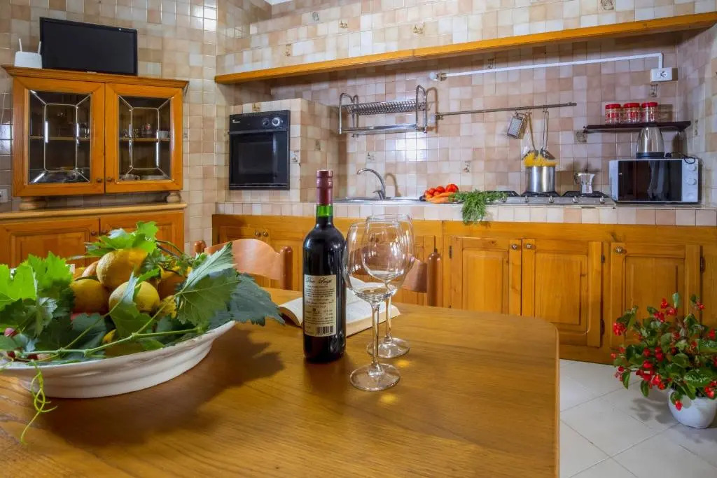 VILLA LA NATURA x6 WITH GARDEN AND FREE PRIVATE PARKING