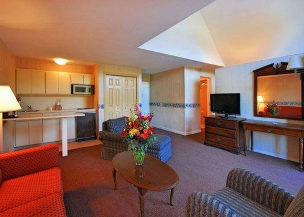 Gold Star Inn & Suites