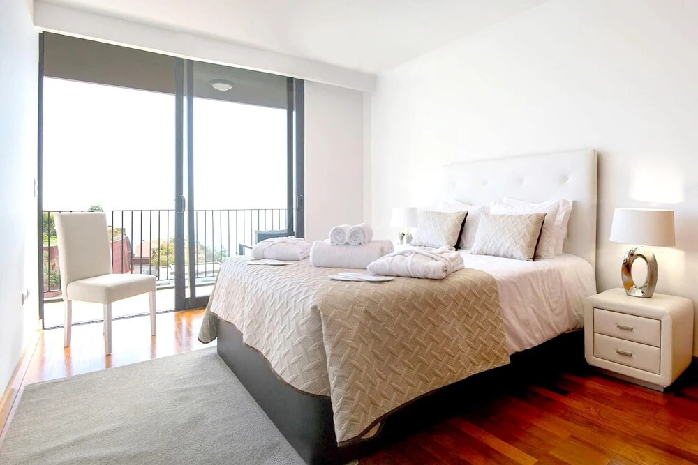 Apartment with 2 Bedrooms in Caniço, with Wonderful Sea View, Furnished Terrace And Wifi