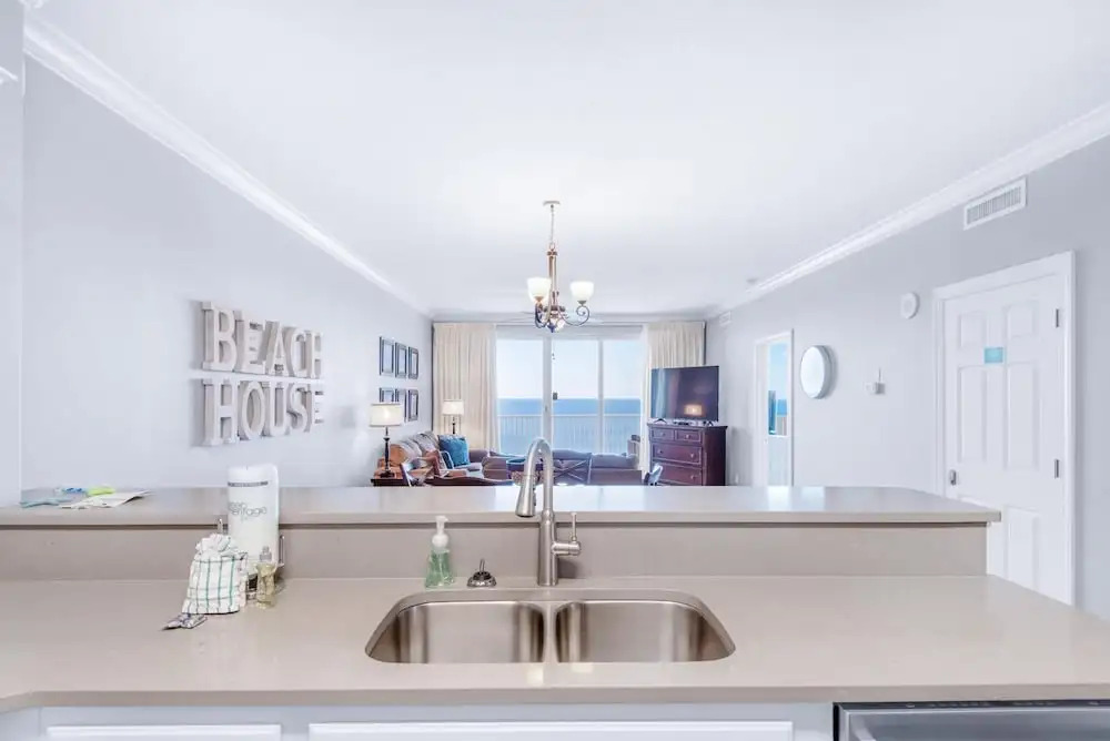 Twin Palms 1701