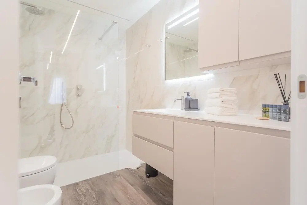 Modern & Stylish Apartment in Como City by Rent all Como