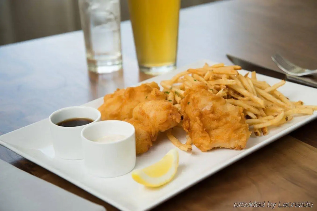 Staypineapple, Hotel Rose, Downtown Portland
