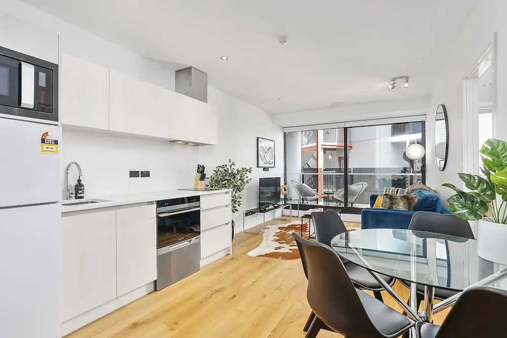 Brand New Refurbished 2 Bedroom In City By Urban Butler