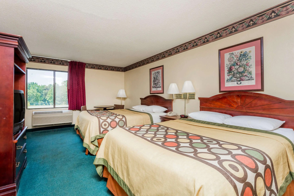 Super 8 by Wyndham Piedmont Greenville Area