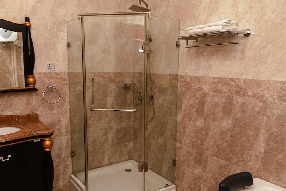 Golden Alpine Hotel & Resort