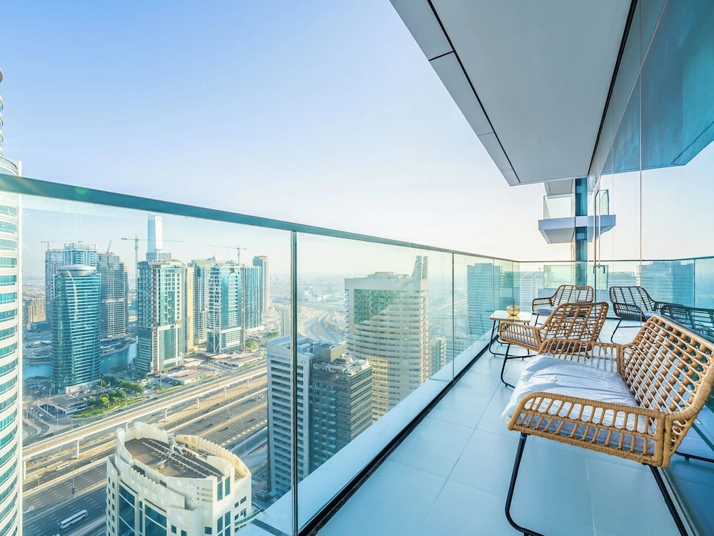 Vida Marina-1BR Retreat-Cityscape View