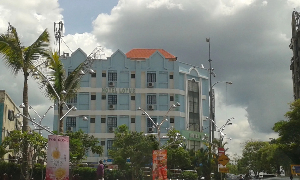 OYO 252 Lotus Hotel