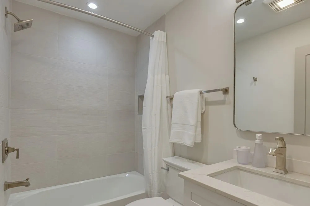 Silverthorne Townhome w/ Hot Tub: Walk to Town!