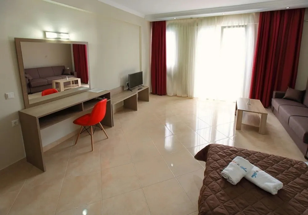 Sun & Sea Luxury Hotel