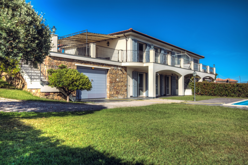 Villa Lucia Riviera dei Fiori, Sea-View and Pool