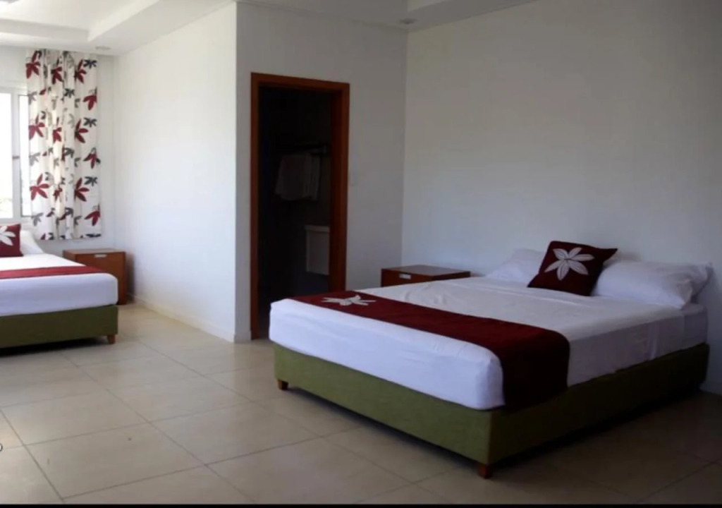 Alec's Hotel