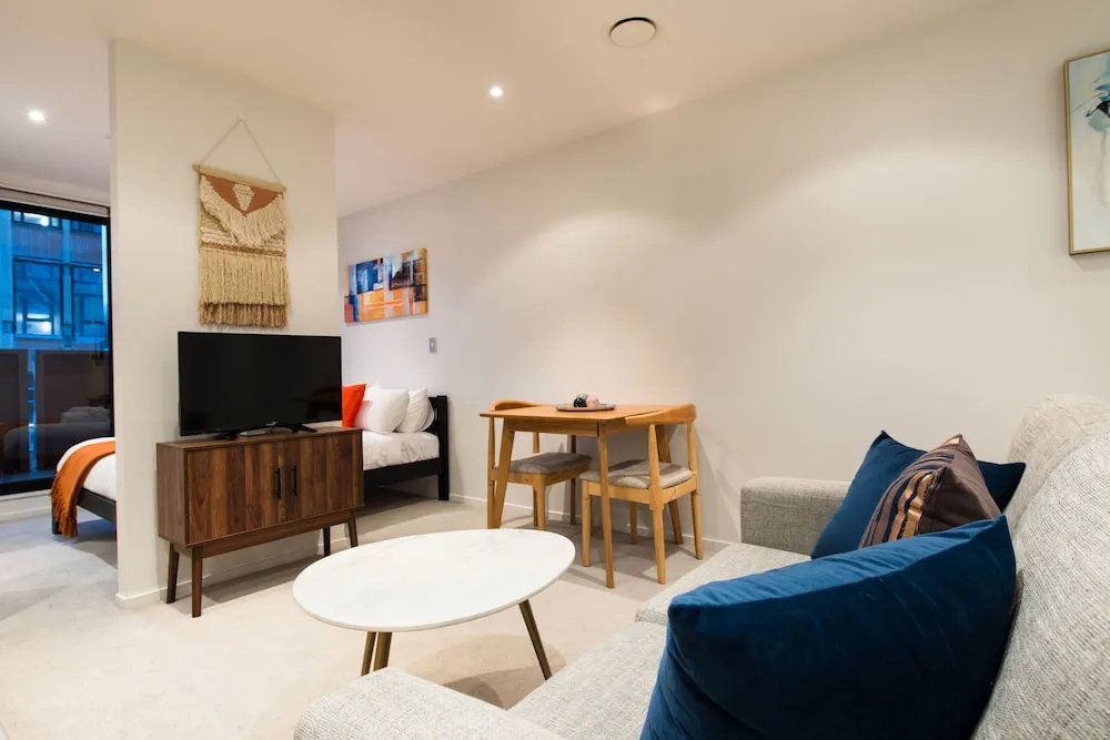 Ehome - Central Location - The Heart Of Queen Street Living