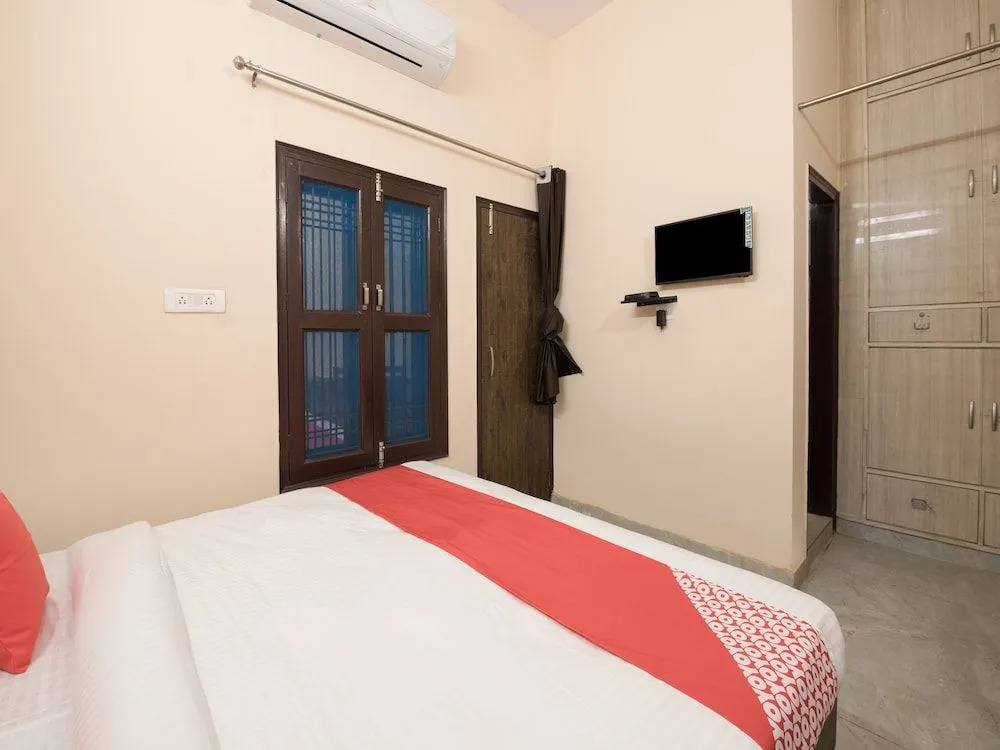 OYO 16093 Flagship Krishna Residency