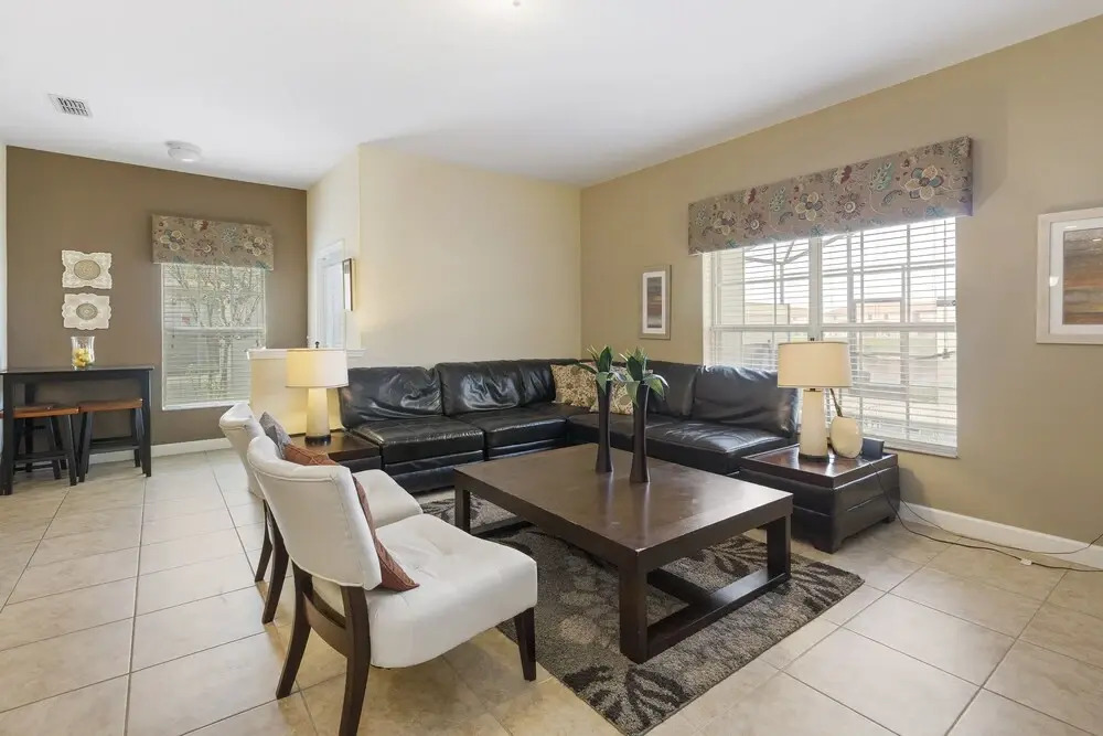 Paradise Palms 8869