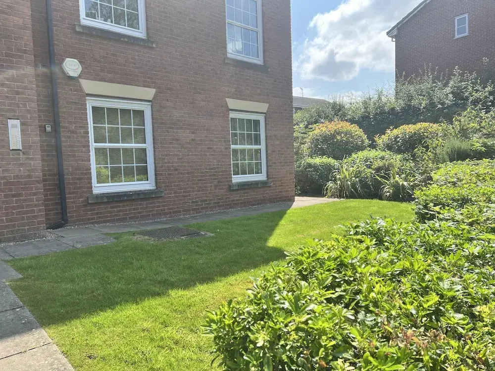 Nantwich - Sleeps 4 - Parking - Town 10mins Walk