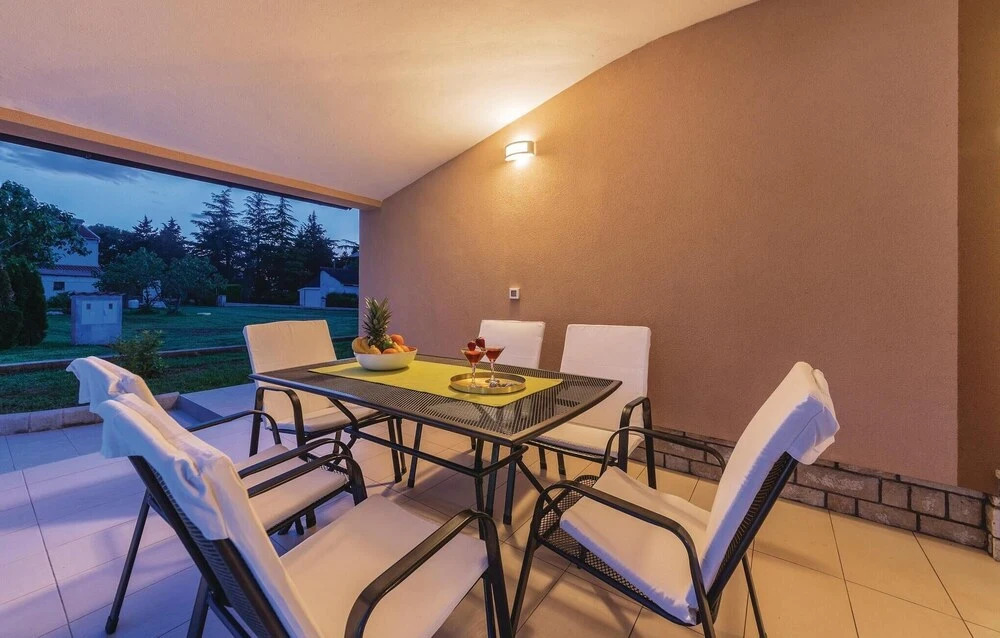 Stunning Home in Fazana With Wifi and 3 Bedrooms