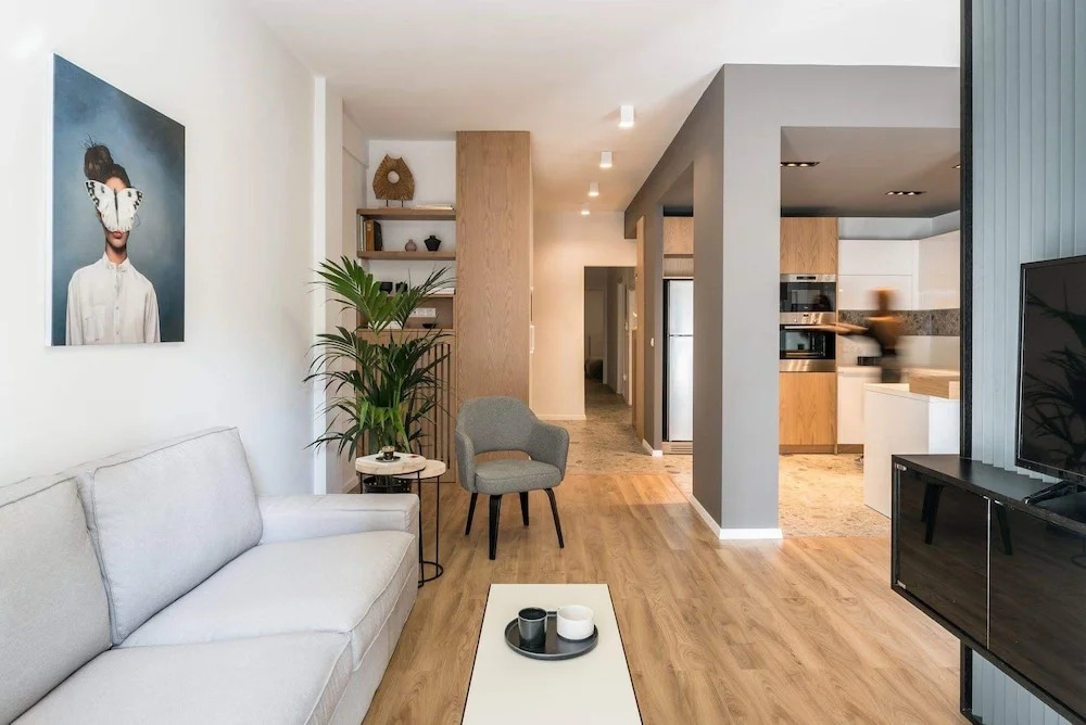 Central C&P Minimal Apartment