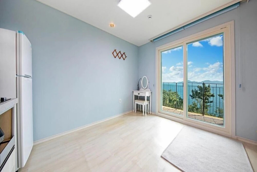 Sea And Lighthouse Pension