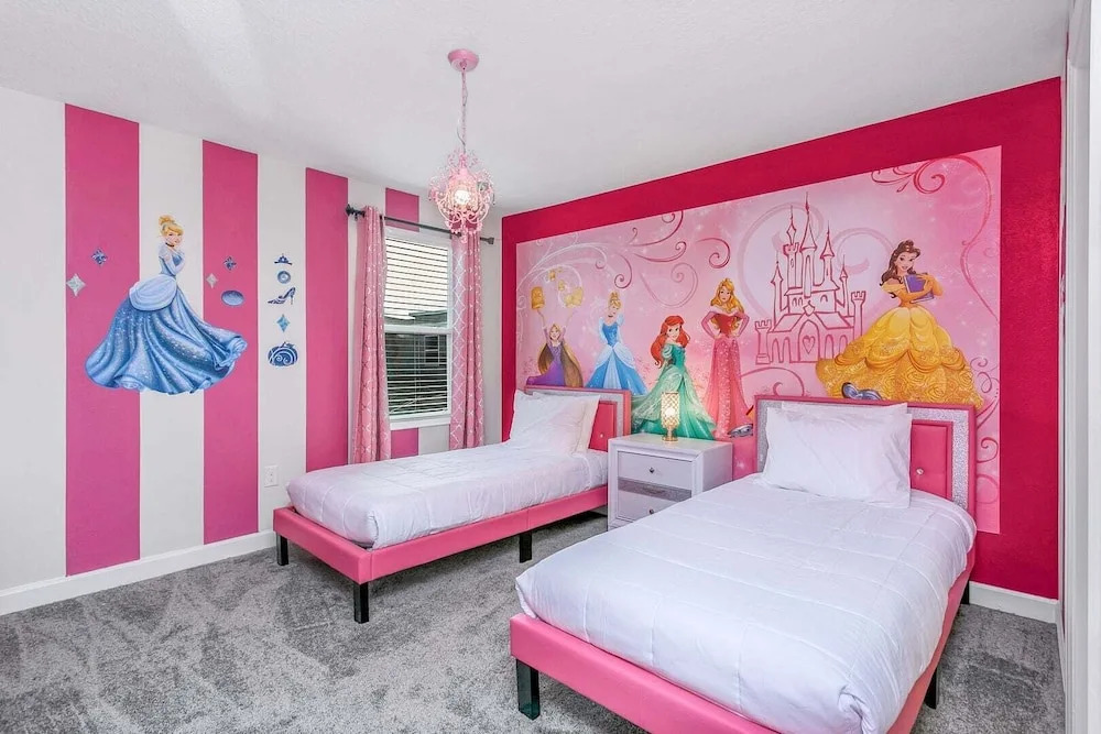 Super fun Spacious Family Home With top Amenities Pool/spa Sleeps 24