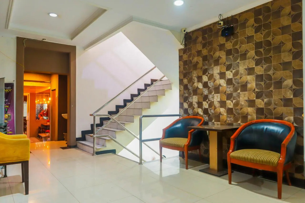 OYO Flagship 3563 New Mg Hotel