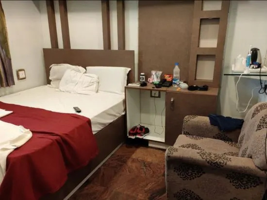 Hotel Sripranams International