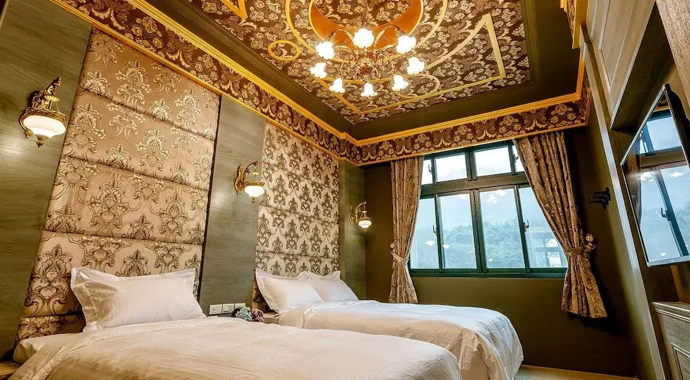 Mountain in Florence Homestay
