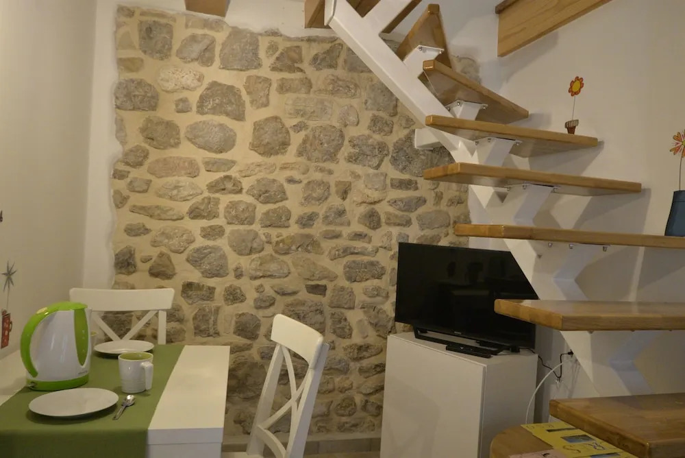 Apartments and Rooms Oliva