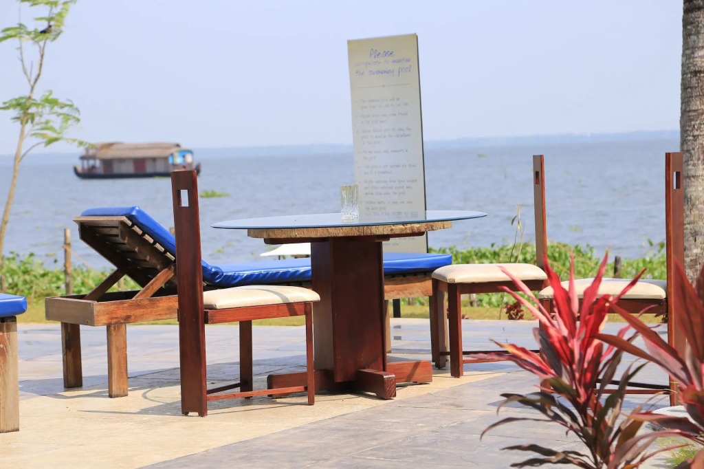 Deshadan Backwater Resort - The best sunrise view