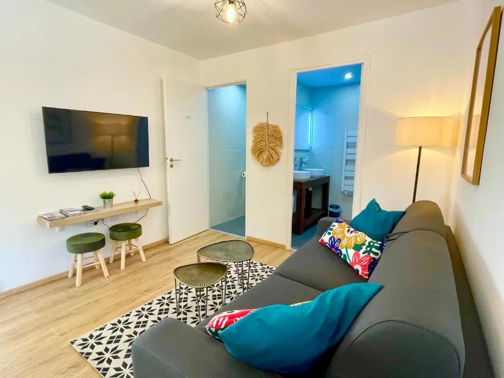 Cosy & Chill Appartements - 10 min de la mer - Jardin, Netflix, terrasse, fibre & parking