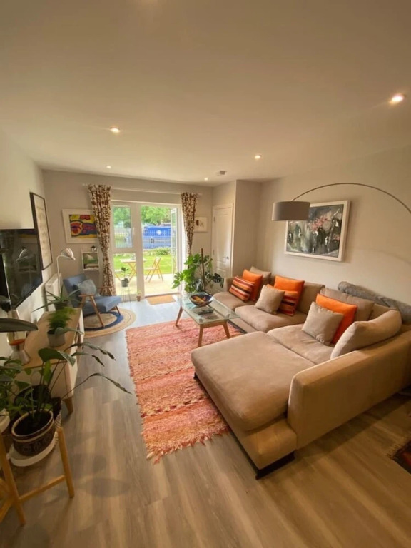 New Canal-side Apartment With Private Terrace!