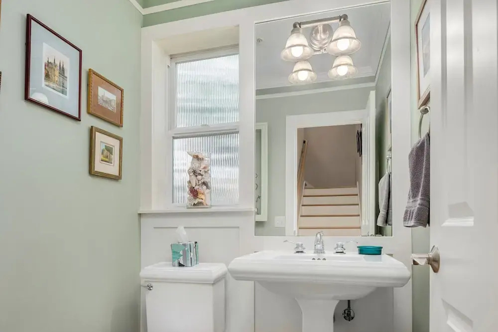 Seattle Vacation Home: Out of Africa
