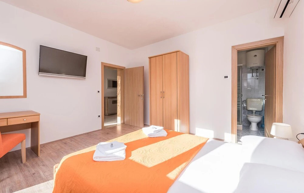 Nice Home In Vrsi With Wifi