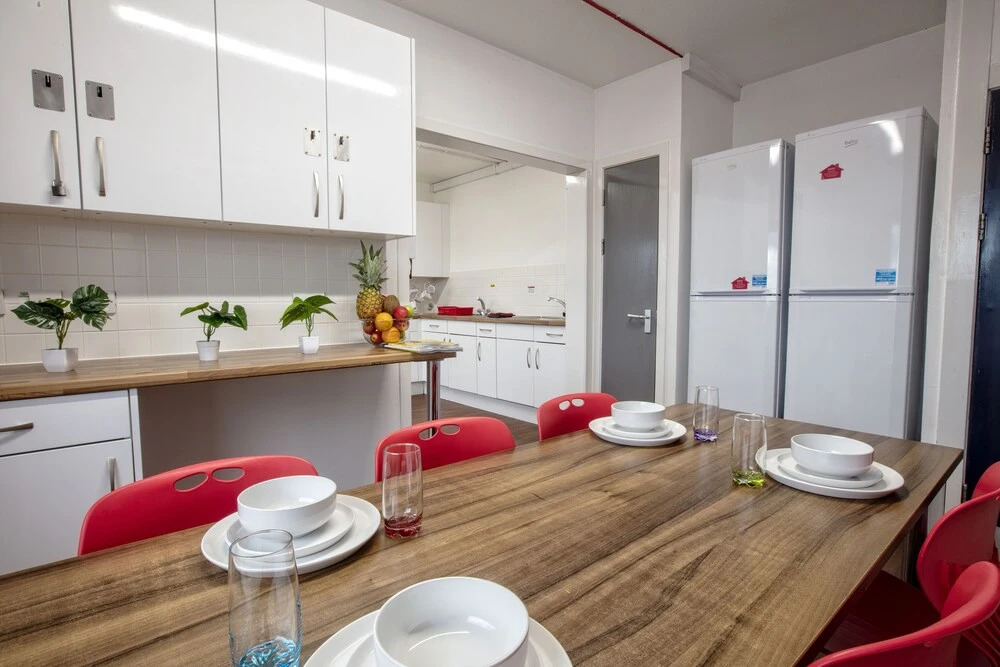 Belmont Apartments and Rooms