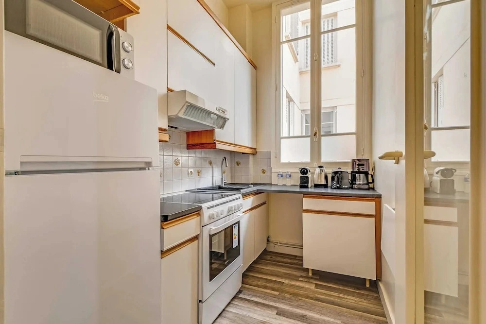 1bdr/2p Apt - Near Monceau et Arc de Triomphe