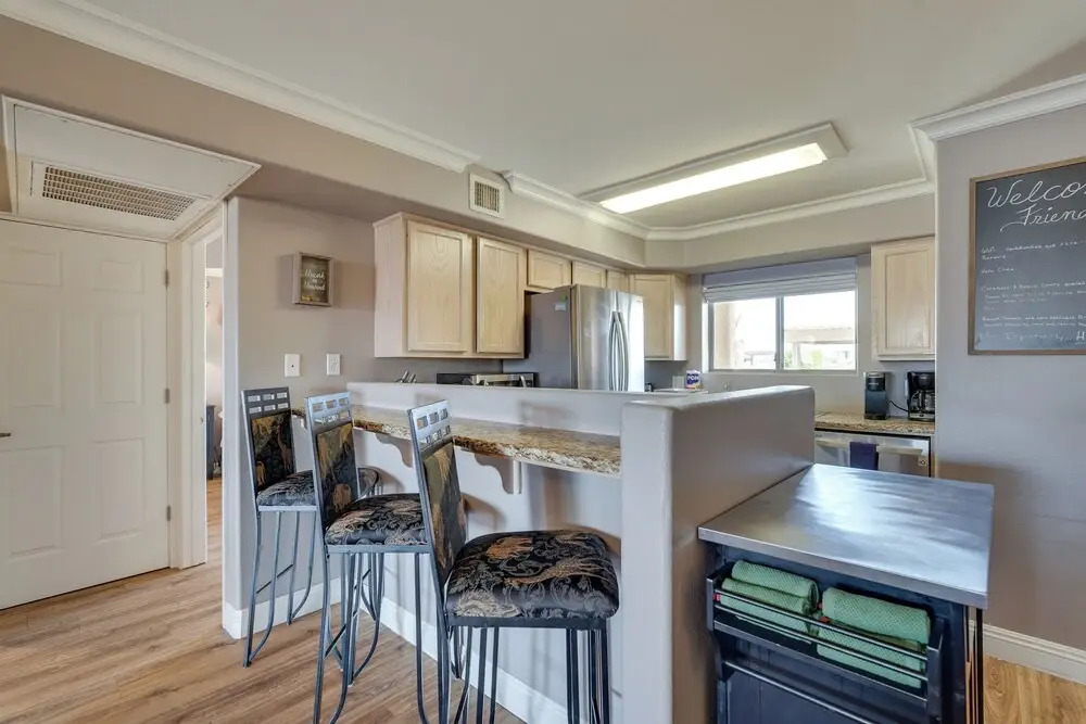 Waterfront Condo w/ Pool Access in Lake Havasu