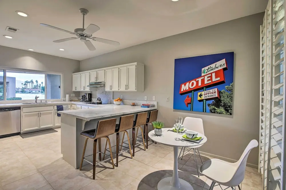 Rancho Mirage Condo w/ Mtn Views + Pool Access